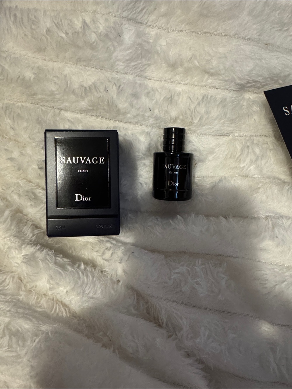 Dior Sauvage Elixir Parfum Concentrate .25 oz/7.5 ml Mini and 2-  1ml sprays - Picture 3 of 3